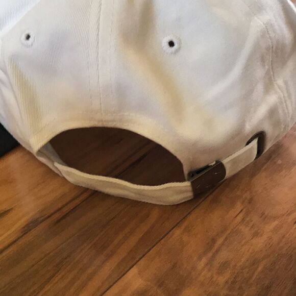 NEW True Religion White Rainbow Buddha Hat - Picture 6 of 8